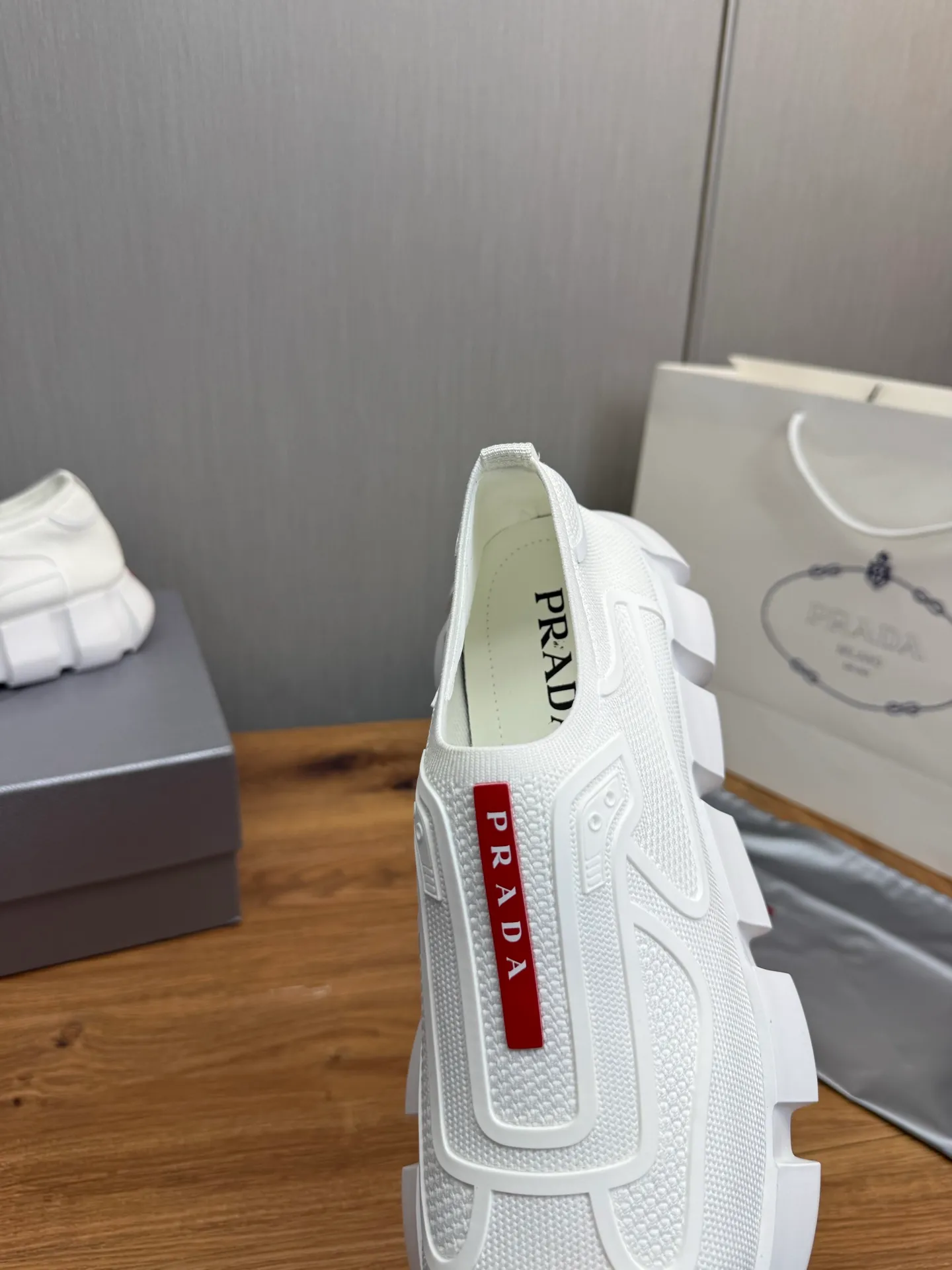 Men's shoes 💰580💰 [PRADA] Popular men's shoes shipped 👏Official website synchronized ⬆️Original fly-woven fabric + cowhide lining, 1⃣️:1⃣️reproduction, original sole, 38-45 (45. Customized, non-refundable)